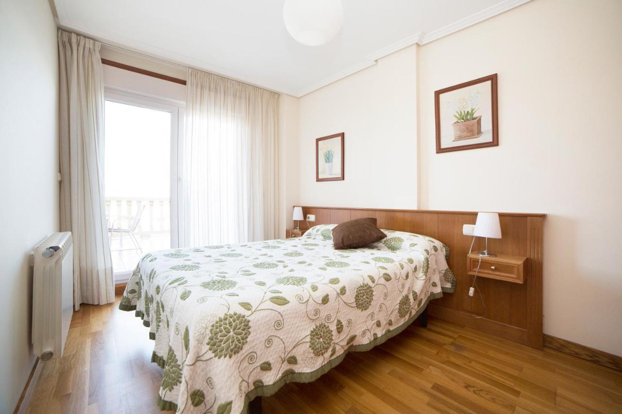 Apartamentos Ria De Bayona Байона Экстерьер фото