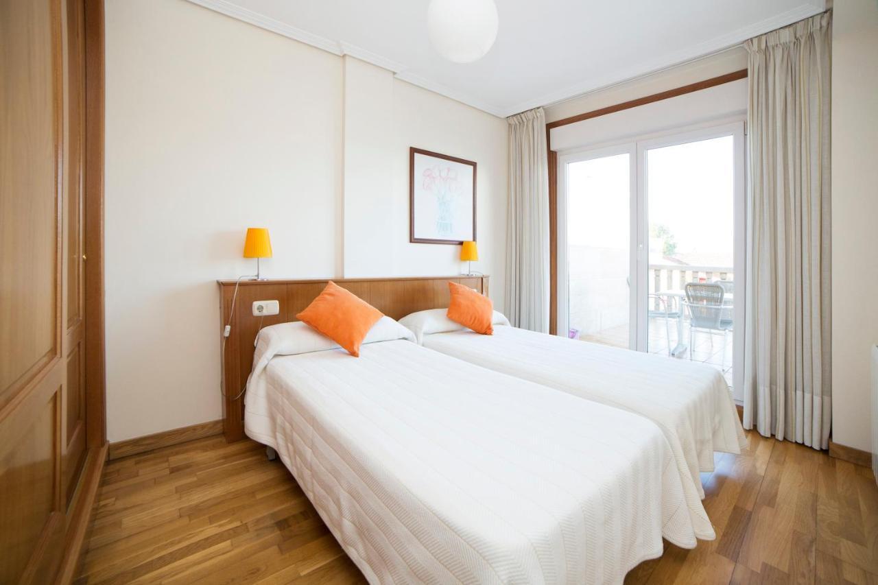 Apartamentos Ria De Bayona Байона Экстерьер фото