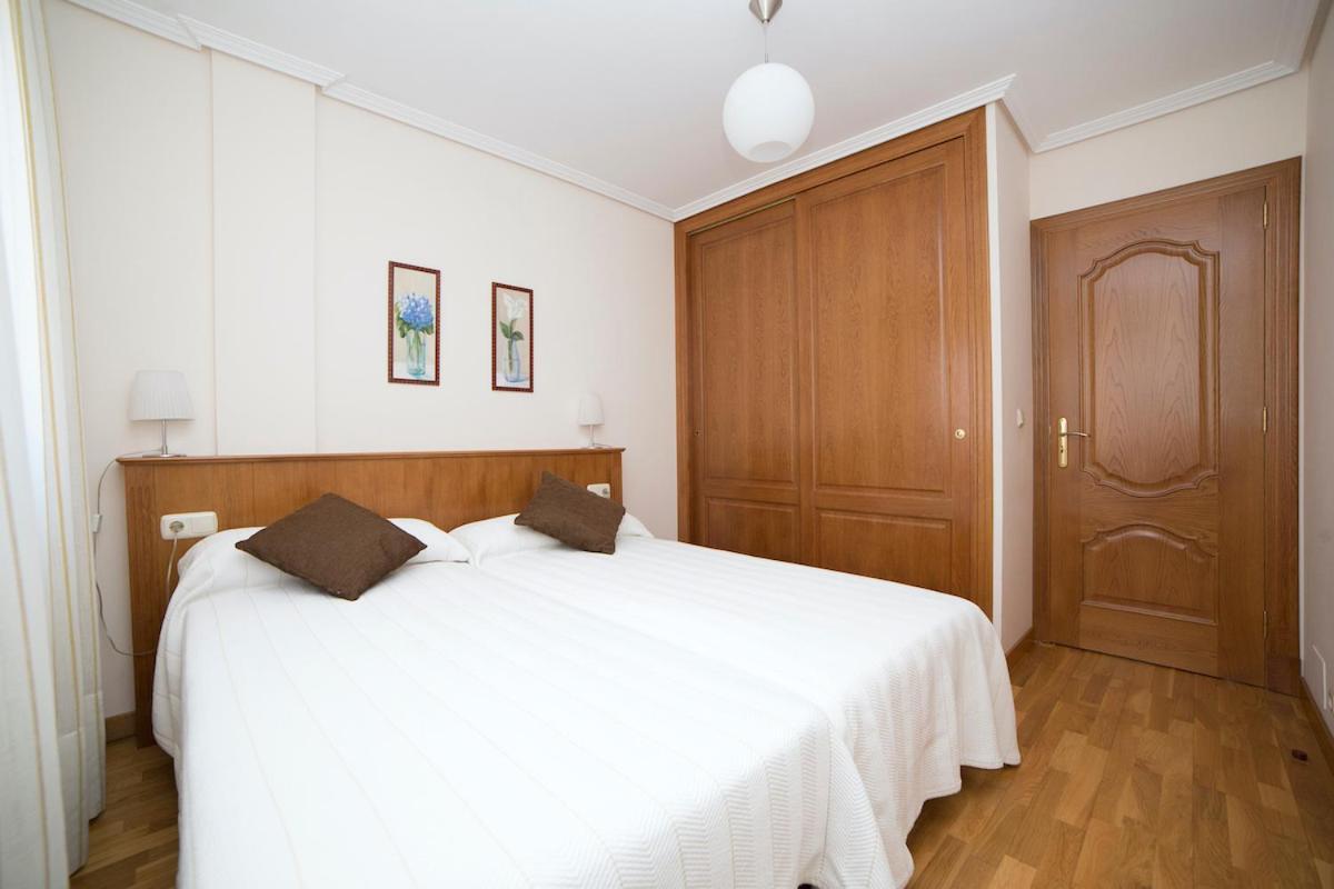 Apartamentos Ria De Bayona Байона Экстерьер фото